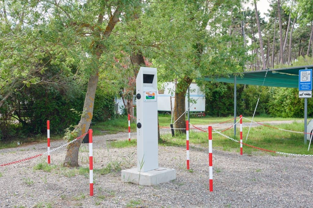 Baia-verde-ricarica-auto-elettriche-1 ricarica elettrica Camping Baia Verde